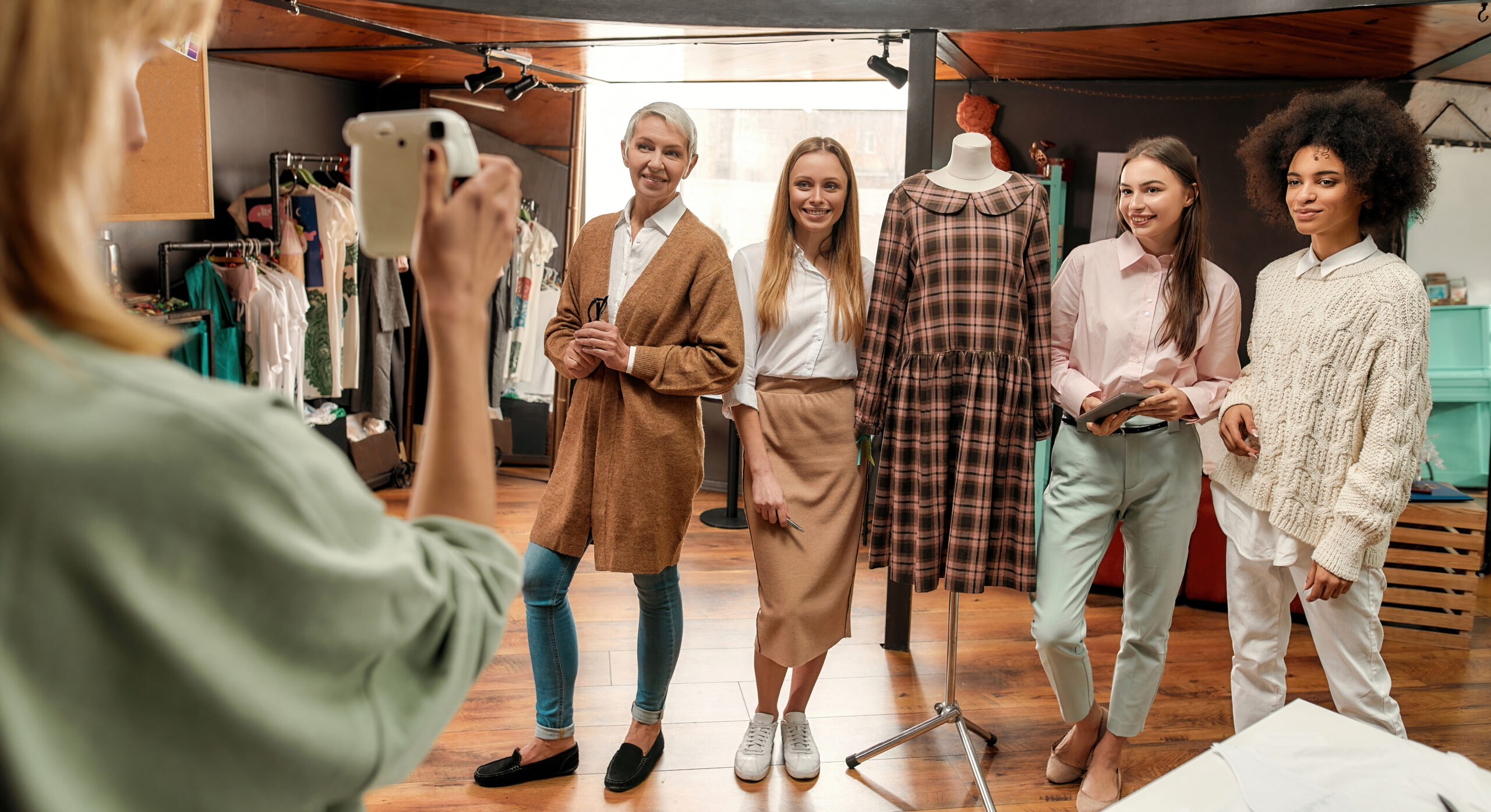 Article 9 : Rencontrez l&rsquo;équipe de Simpl Vintage : Qui se cache derrière les coulisses ?